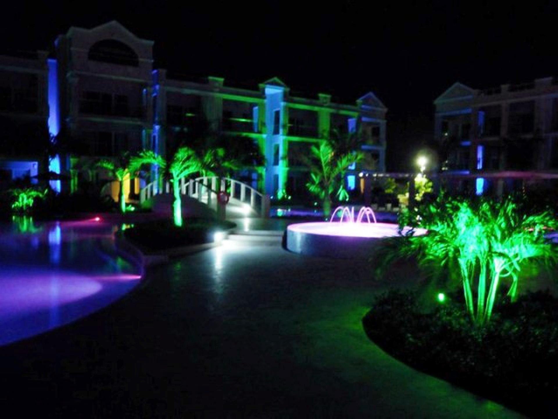 The Atrium Resort Grace Bay Exterior foto